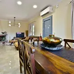 Sweet Luxury House * Alepú